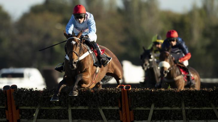 https://betting.betfair.com/horse-racing/Verdana%20Blue%201280.jpg